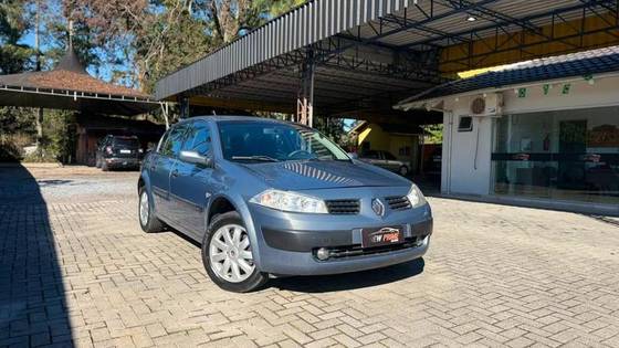 RENAULT MEGANE 1.6 EXPRESSION 16V FLEX 4P MANUAL RENAULT MEGANE 1.6 EXPRESSION 16V FLEX 4P MANUAL